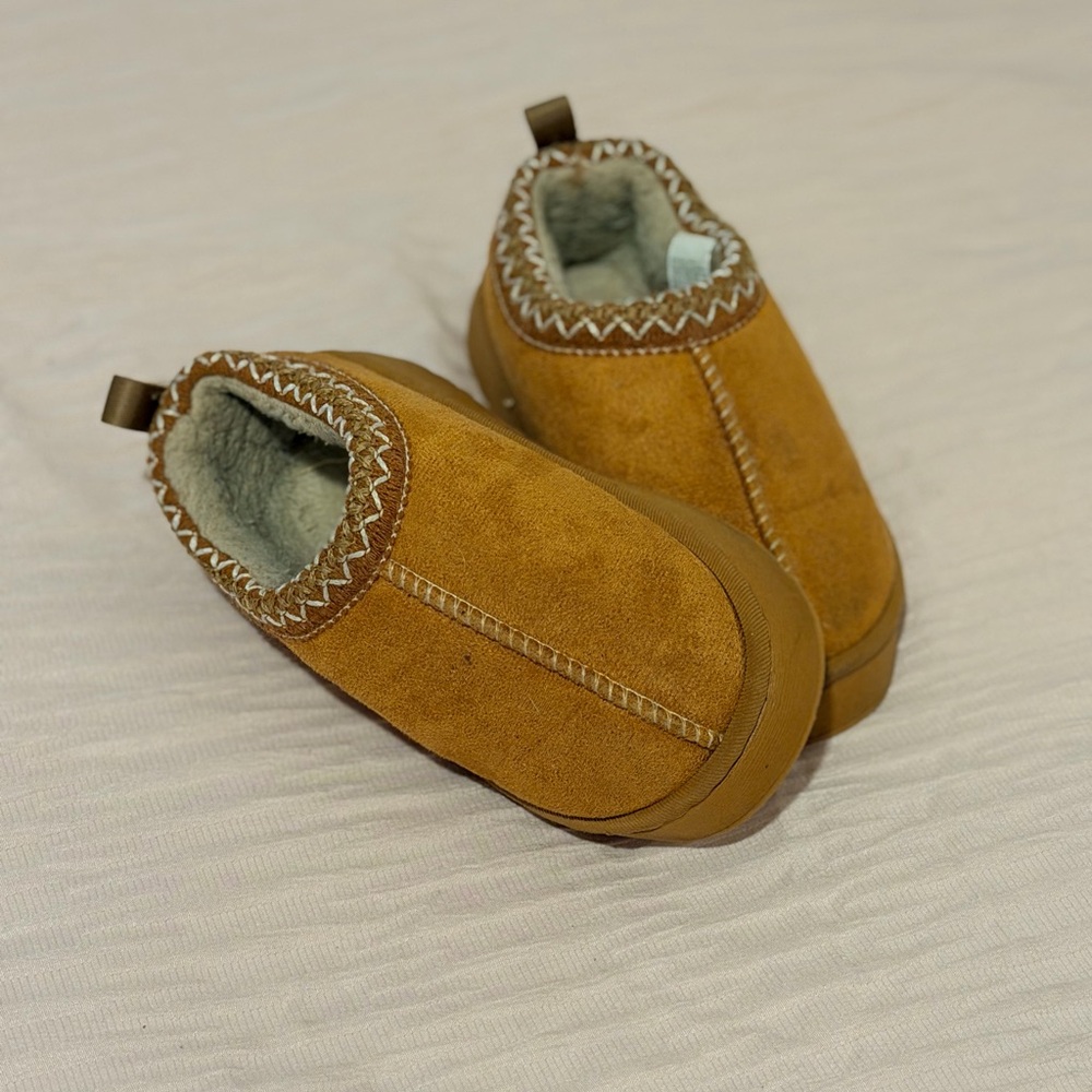 Source Unknown Tan Kids Slippers